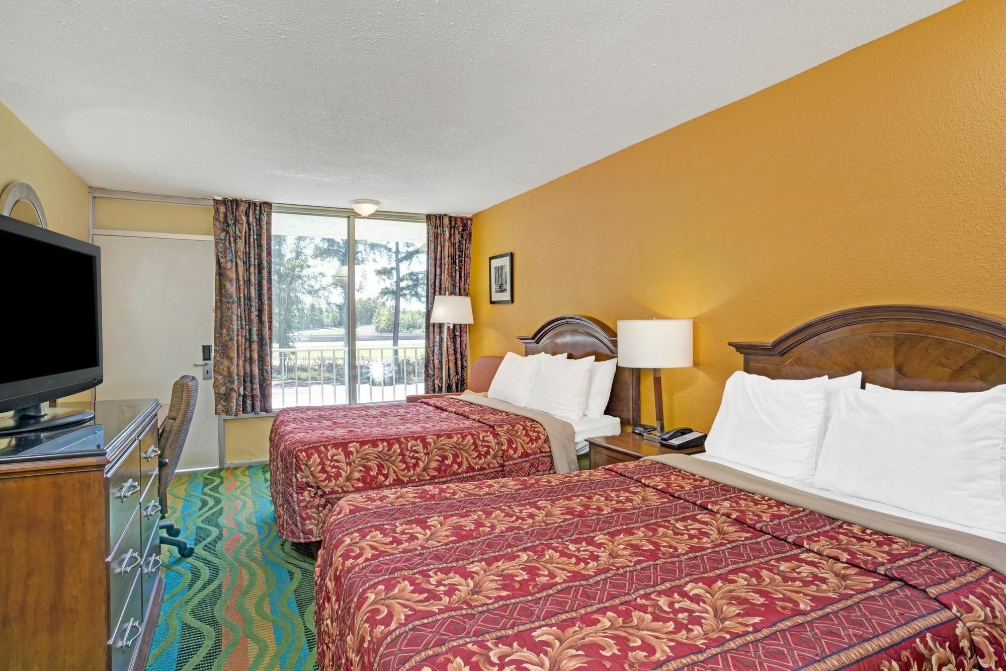 Days Inn By Wyndham Norfolk Military Circle Экстерьер фото